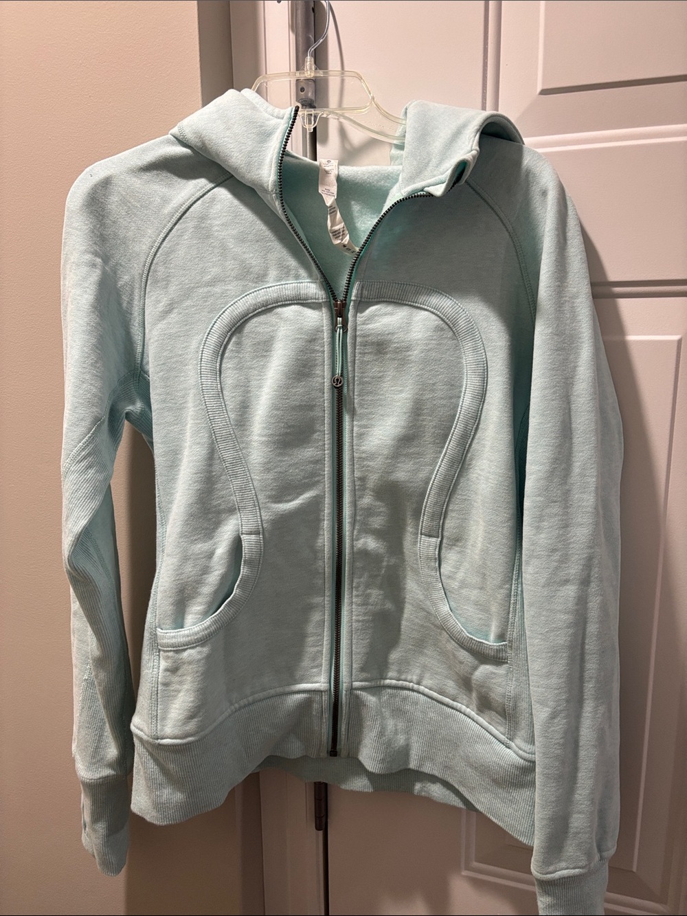 Sz 10 -lululemon light blue/aqua Zip-Up Hooded Sweatshirt in excellent condition